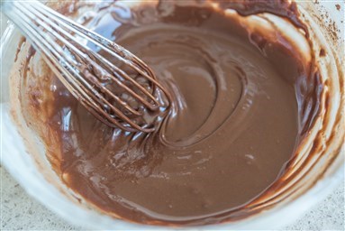 Шоколадная глазурь для торта из какао и шоколада 