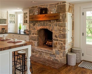 Если для частного дома гостиная кухня с дровяным камином 